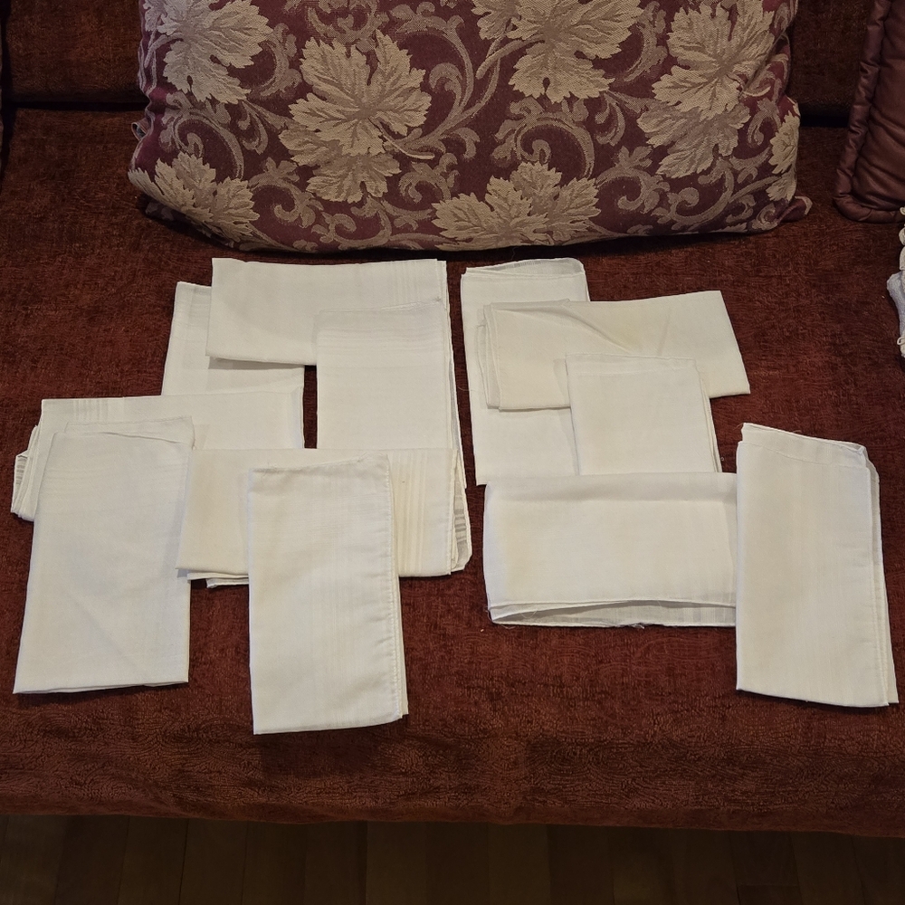 🧺 Lot of 12 Vintage Men’s Handkerchiefs – 16" x 15", White Cotton